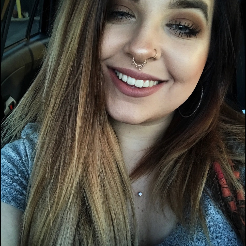 Meet your Posher, Angelina